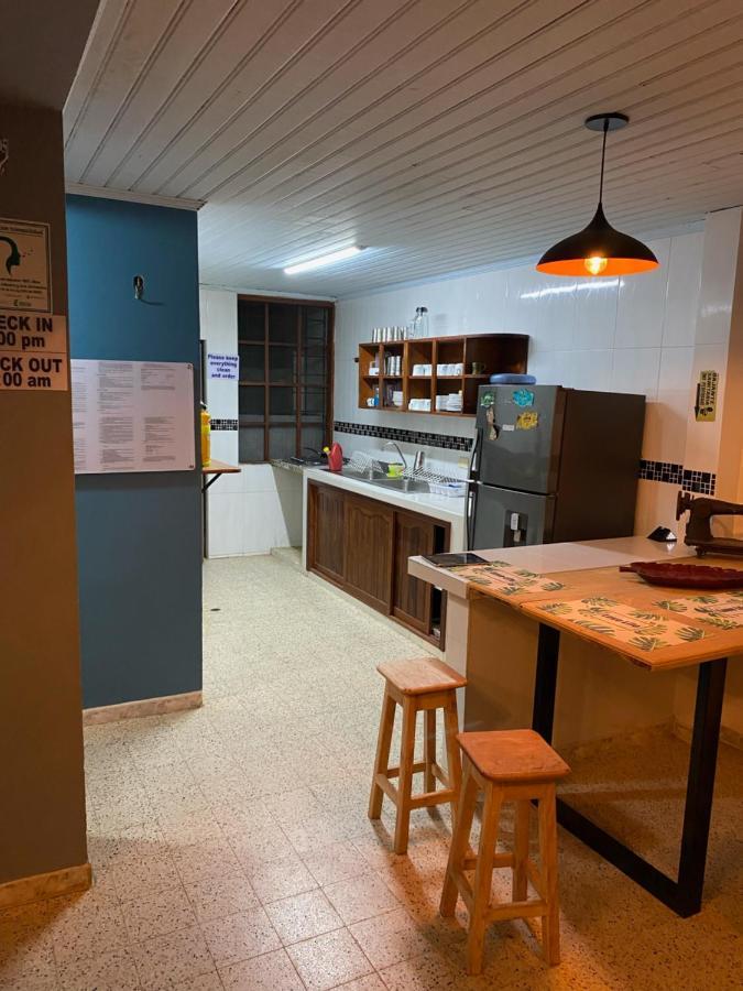 Tambo Hostel Летісія Екстер'єр фото
