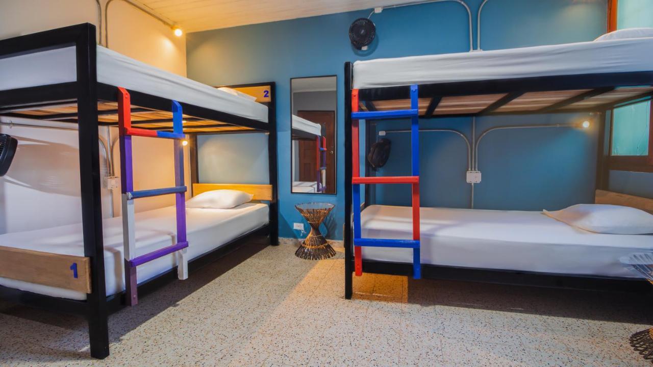 Tambo Hostel Летісія Екстер'єр фото
