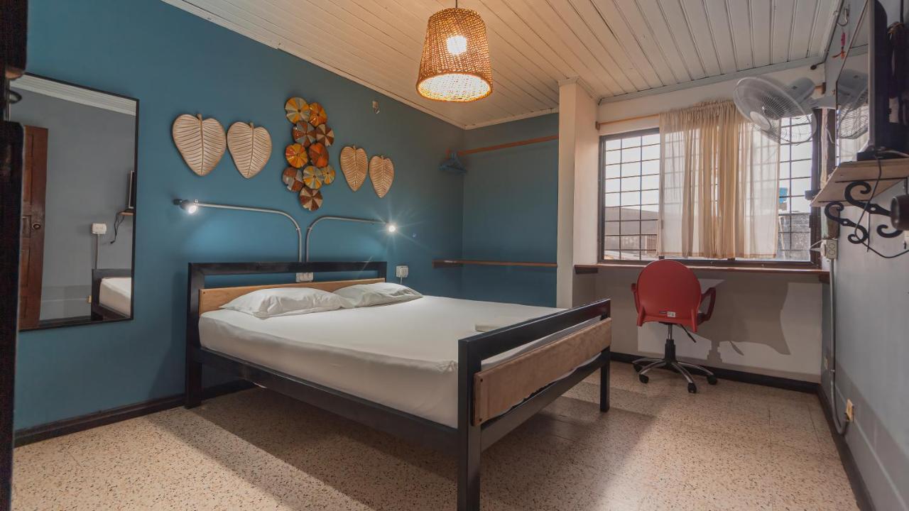 Tambo Hostel Летісія Екстер'єр фото