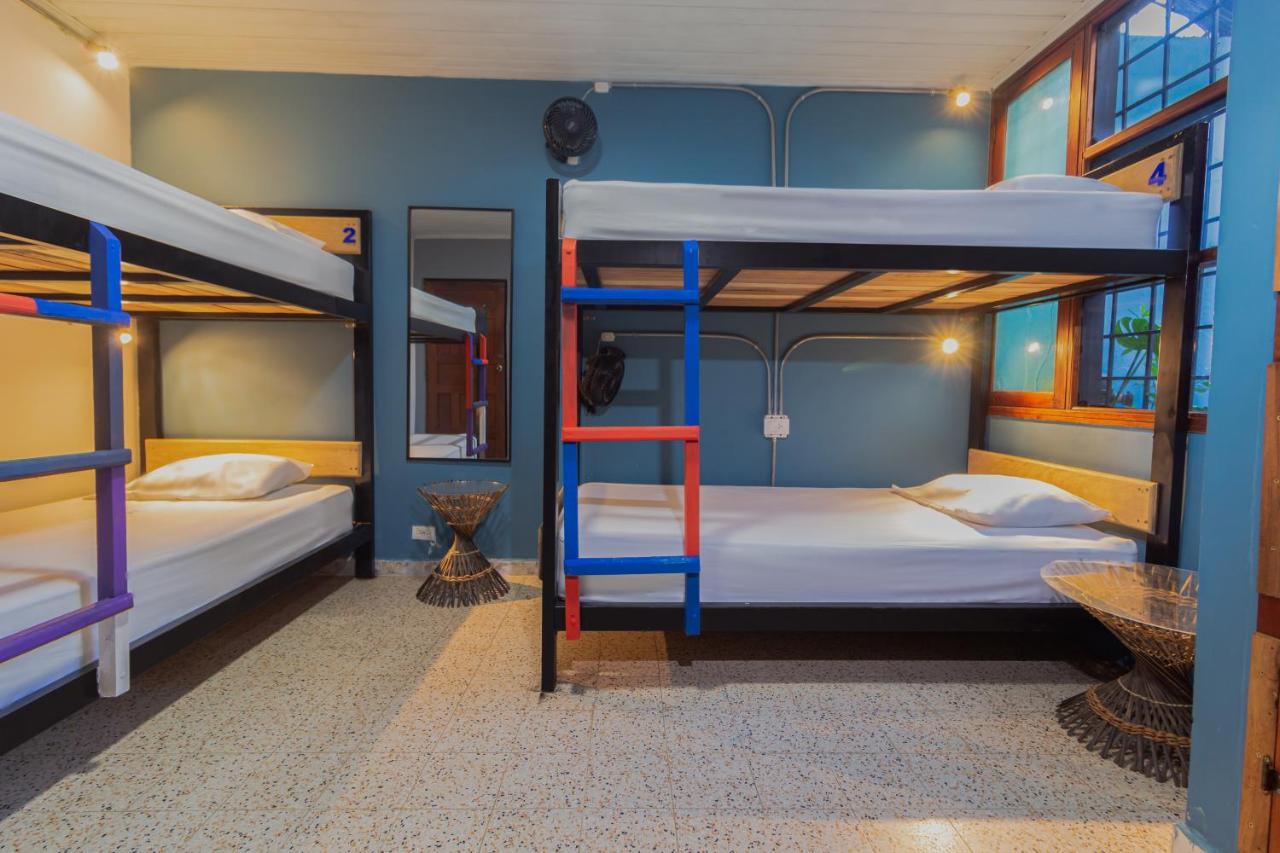 Tambo Hostel Летісія Екстер'єр фото