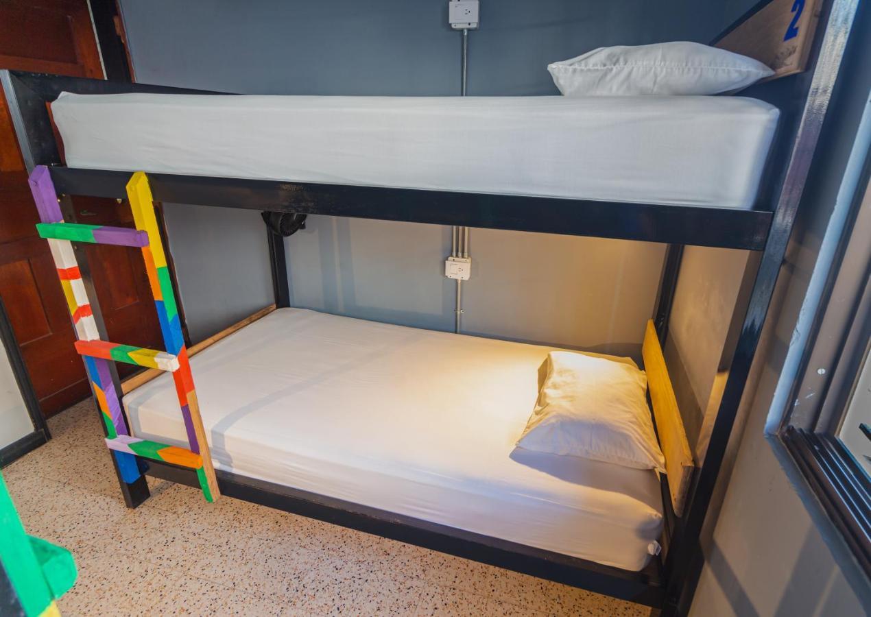 Tambo Hostel Летісія Екстер'єр фото
