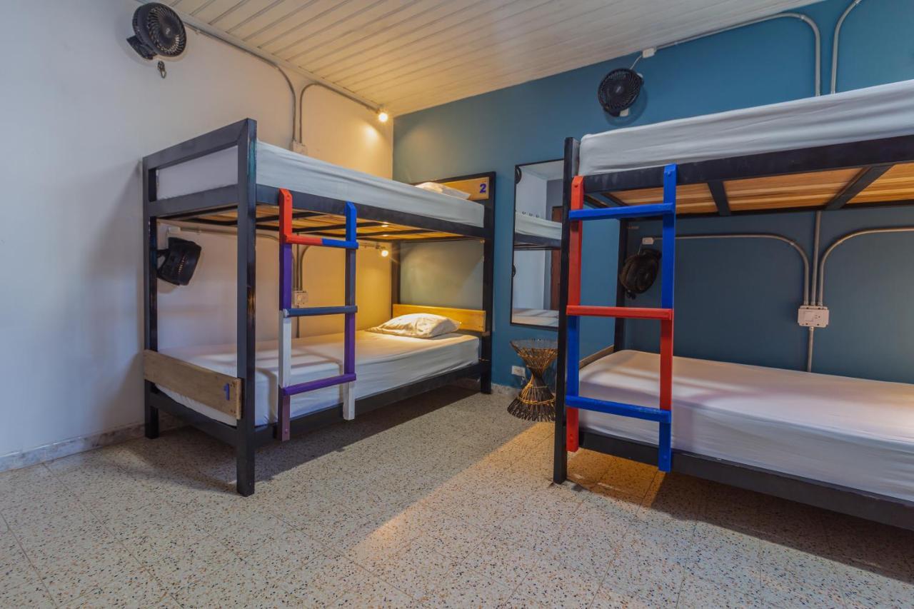 Tambo Hostel Летісія Екстер'єр фото
