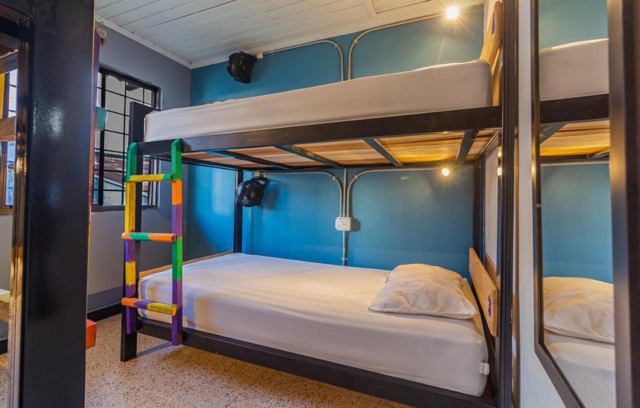 Tambo Hostel Летісія Екстер'єр фото