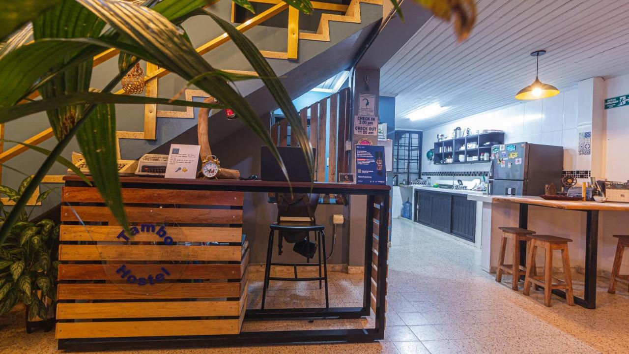 Tambo Hostel Летісія Екстер'єр фото